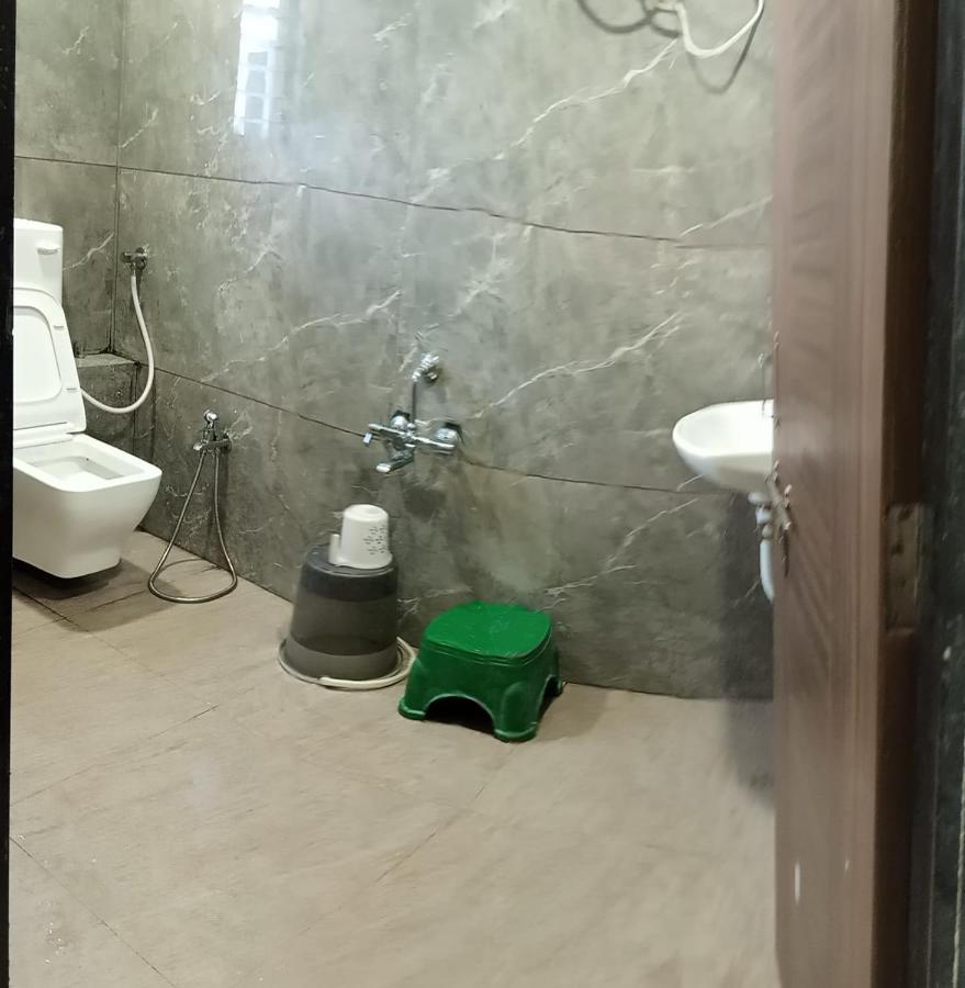 Hotel Mansarovar,Вадодара Экстерьер фото