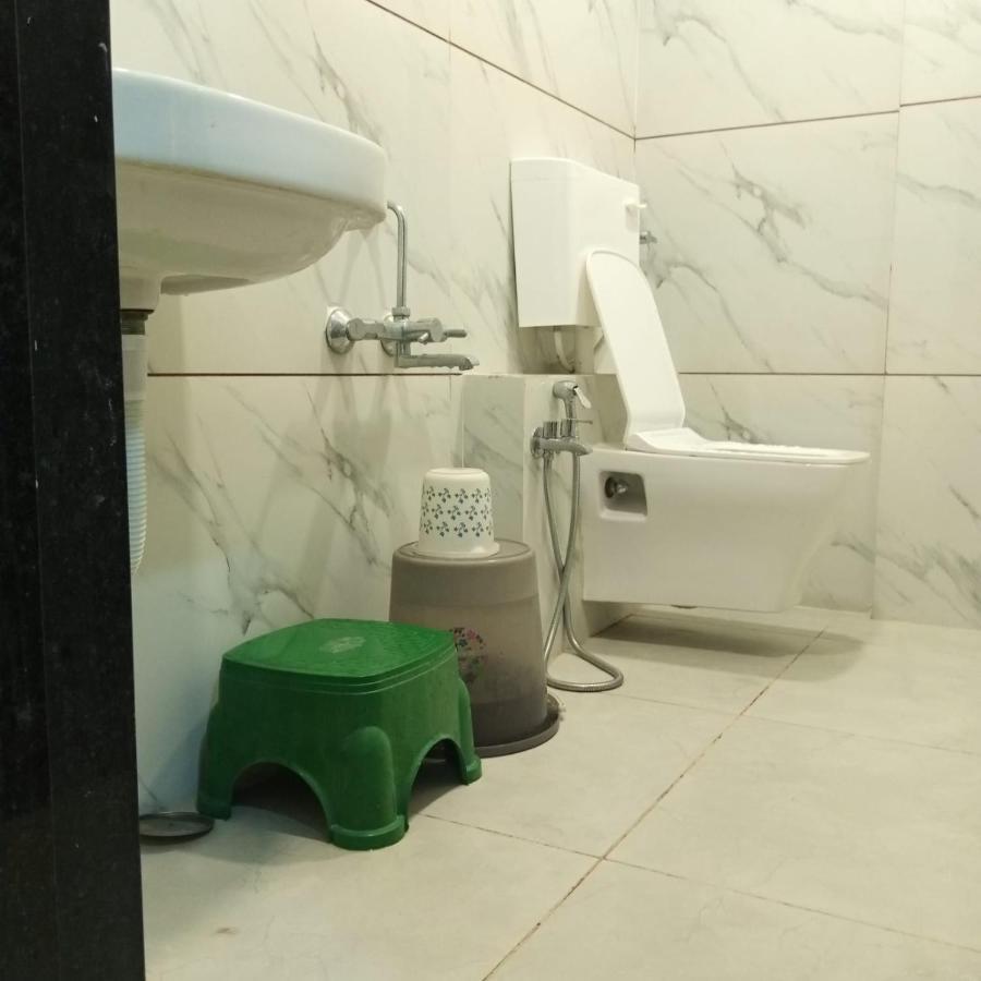 Hotel Mansarovar,Вадодара Экстерьер фото